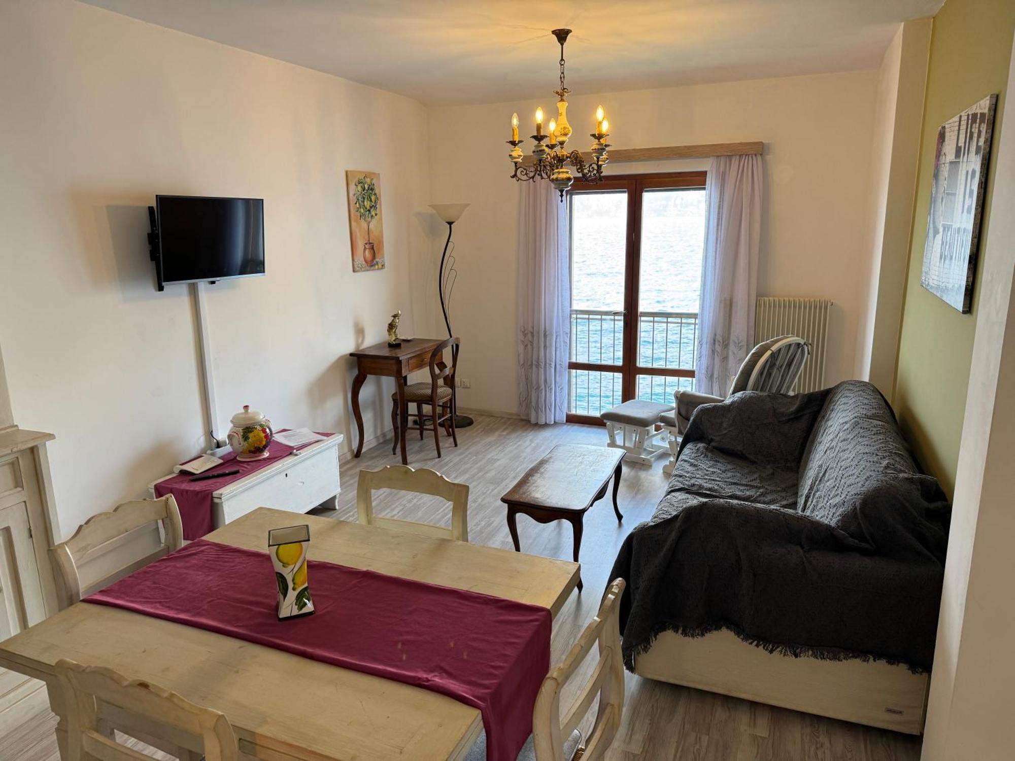 Amazing View With Private Parking Apartment *